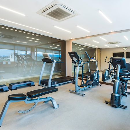 Holiday Inn Cucuta By Ihg Exterior foto A gym in a hotel