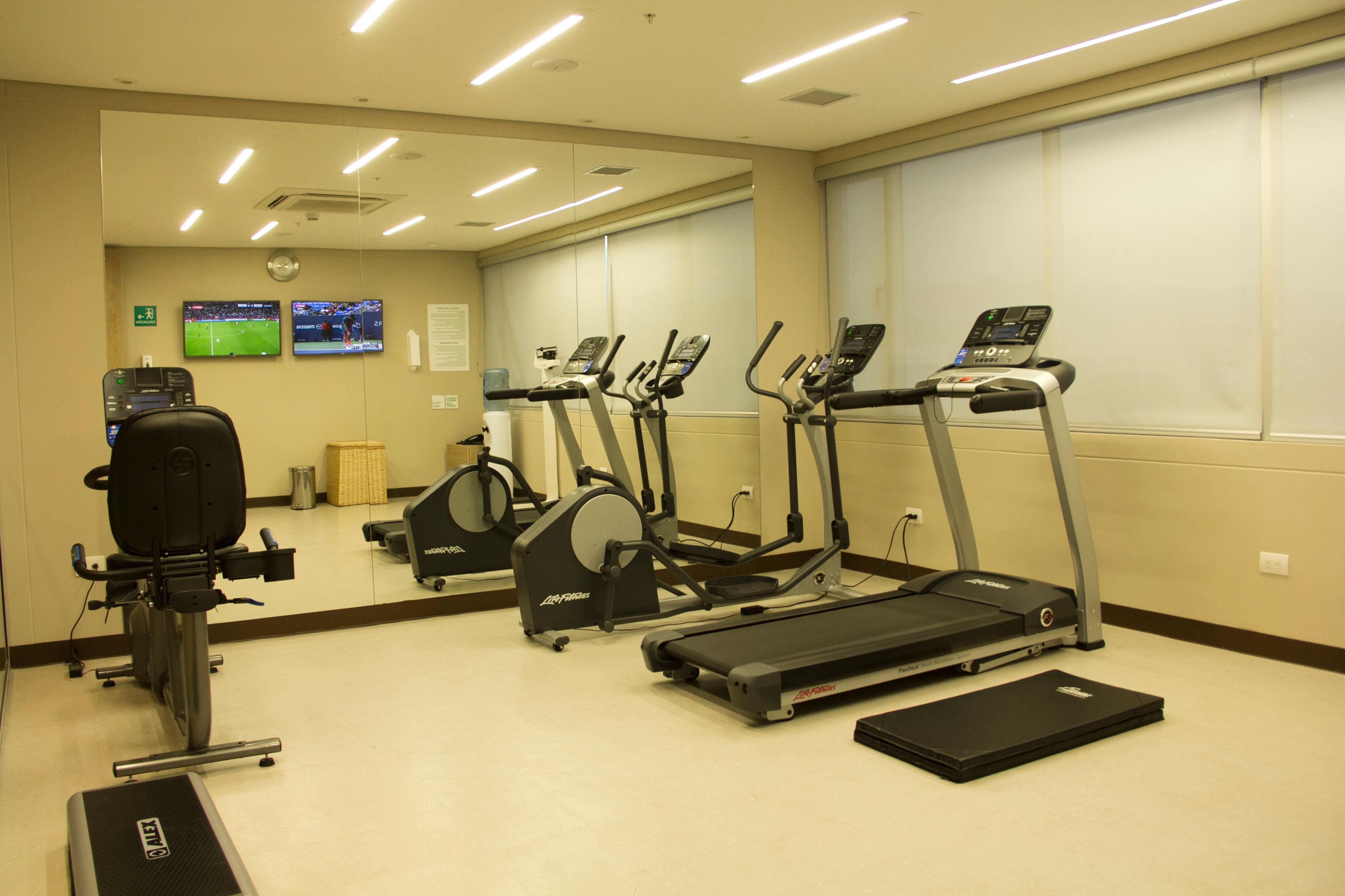 Holiday Inn Cucuta By Ihg Exterior foto The gym at the hotel