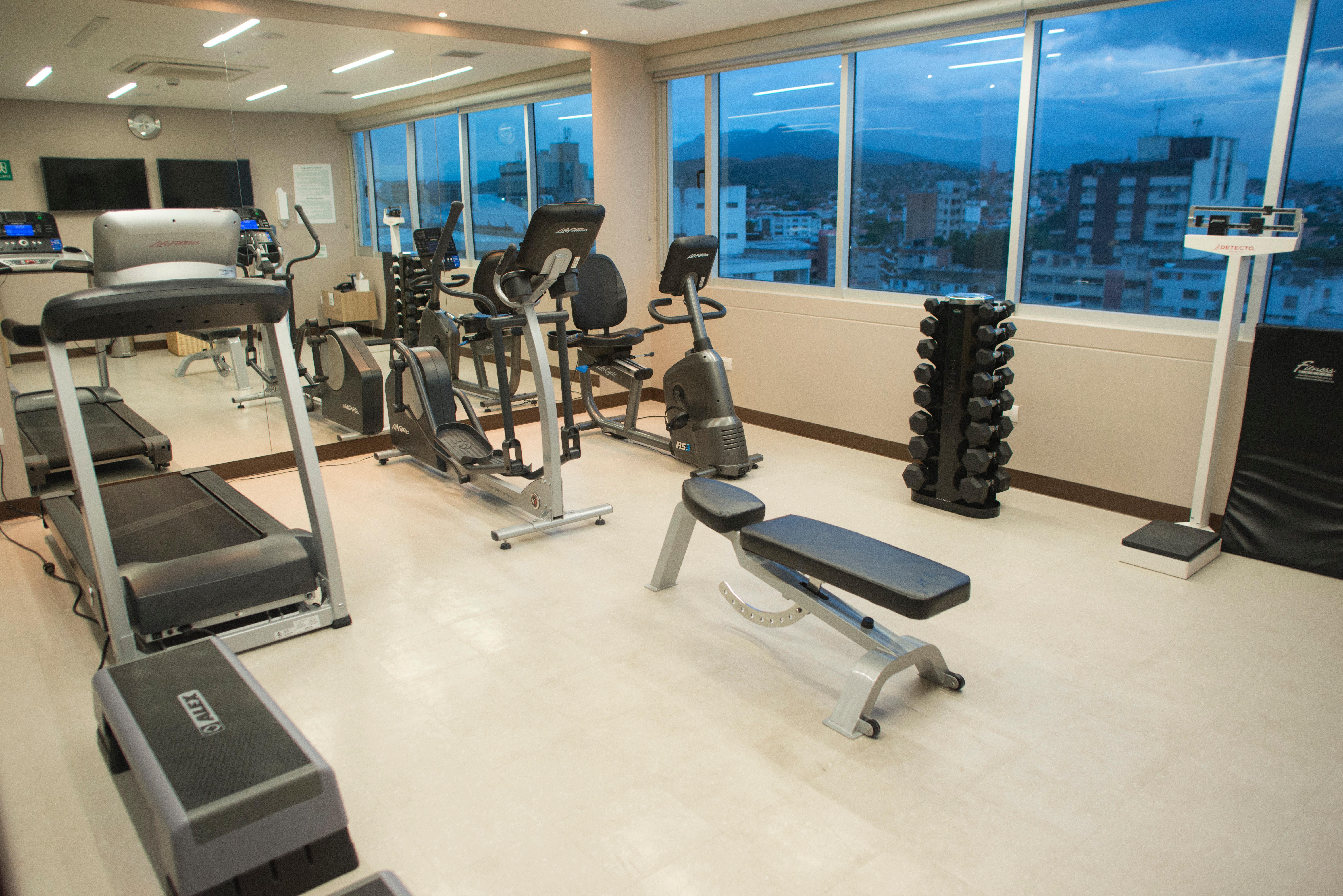Holiday Inn Cucuta By Ihg Exterior foto A gym