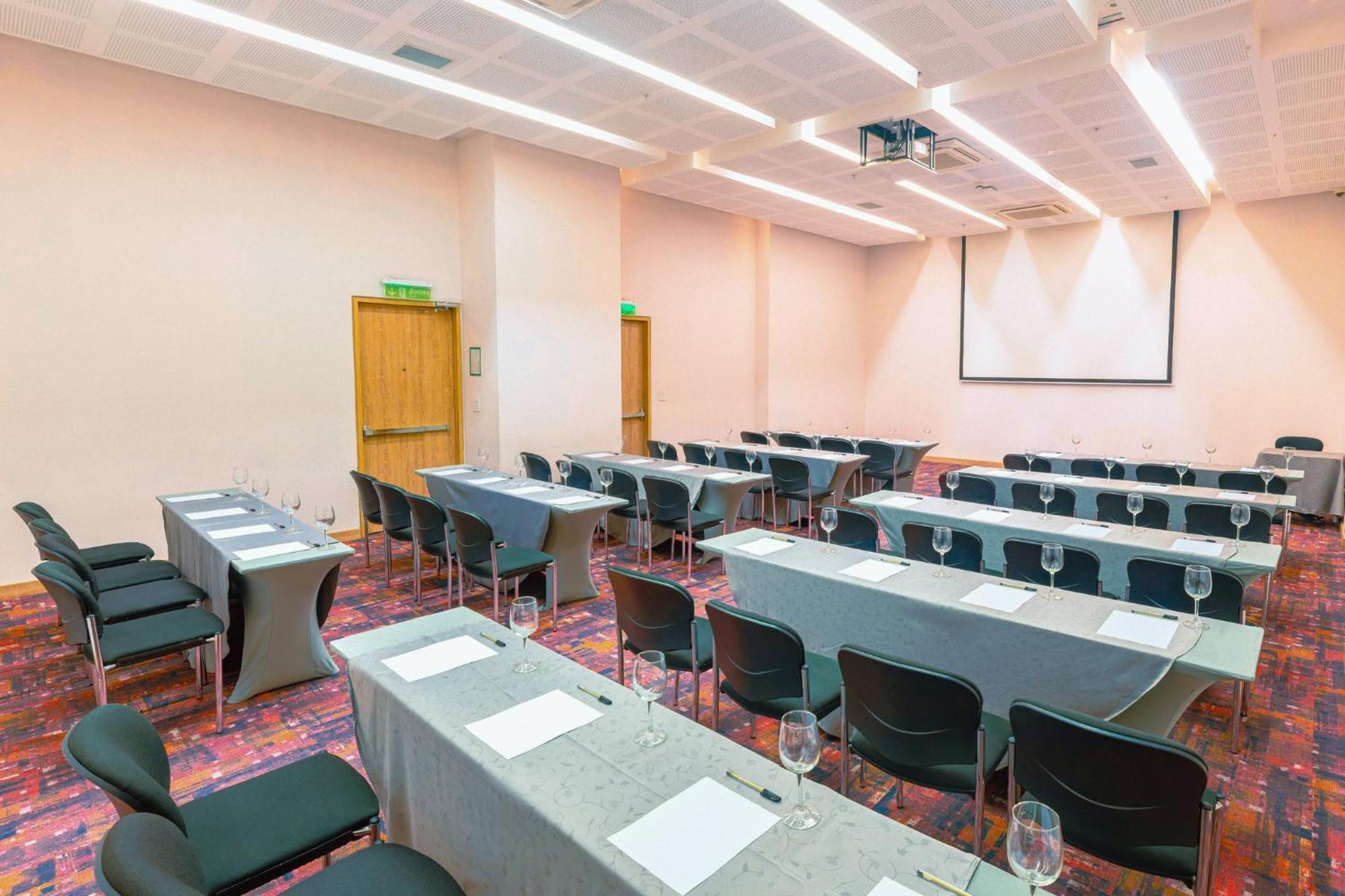 Holiday Inn Cucuta By Ihg Exterior foto Meeting room