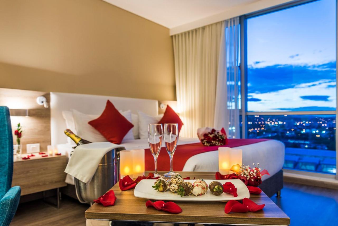 Holiday Inn Cucuta By Ihg Exterior foto A suite at the hotel