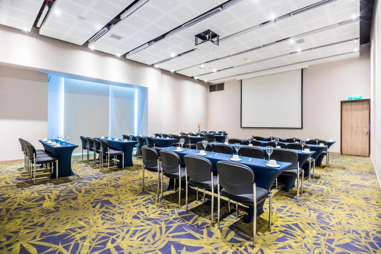 Holiday Inn Cucuta By Ihg Exterior foto Meeting room